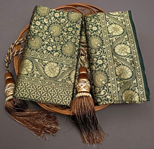 Green Kanjivaram Pure Soft Semi Silk Saree With Unstiched Attractive Blouse Piece