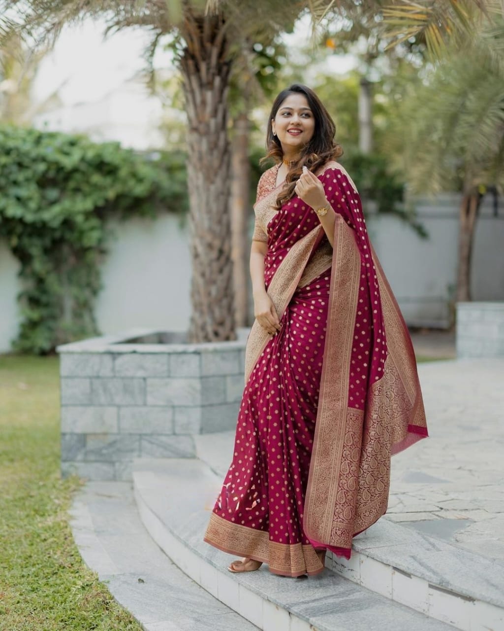 Maroon Pure Soft Silk Saree With Engrossing Blouse Piece