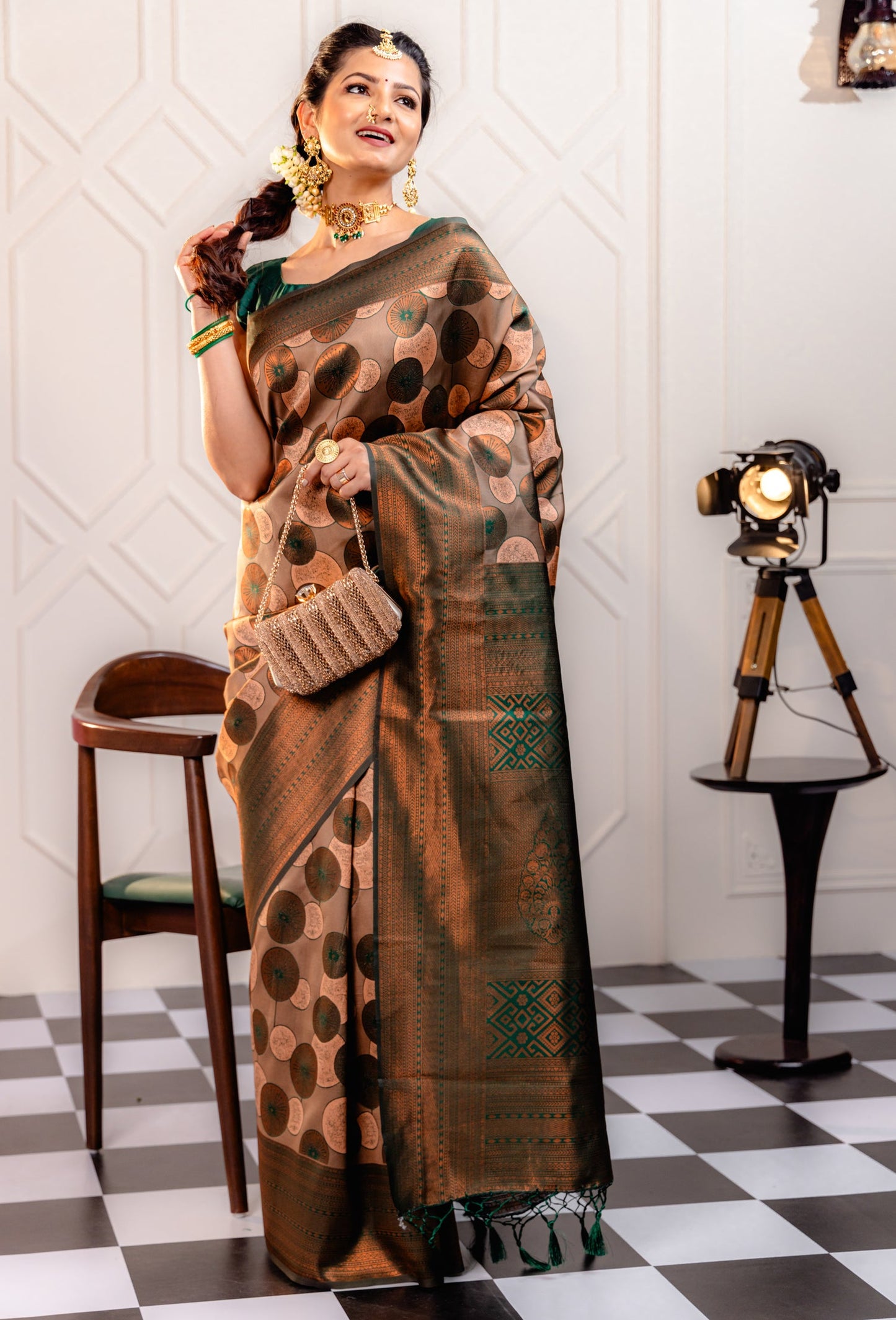 Peach Pure Soft Silk Saree With Engrossing Blouse Piece