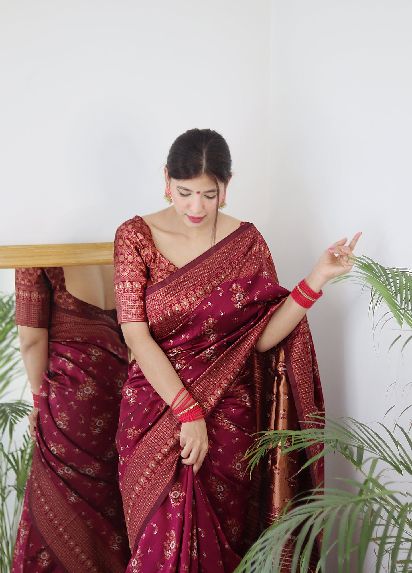 Maroon Pure Soft Silk Saree With Twirling Blouse Piece