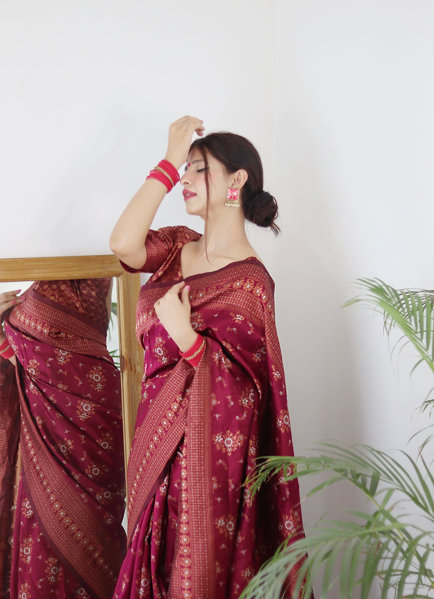 Maroon Pure Soft Silk Saree With Twirling Blouse Piece