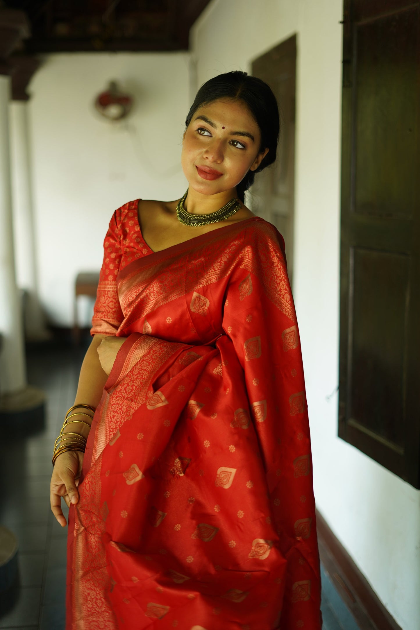 Red Pure Soft Silk Saree With Twirling Blouse Piece