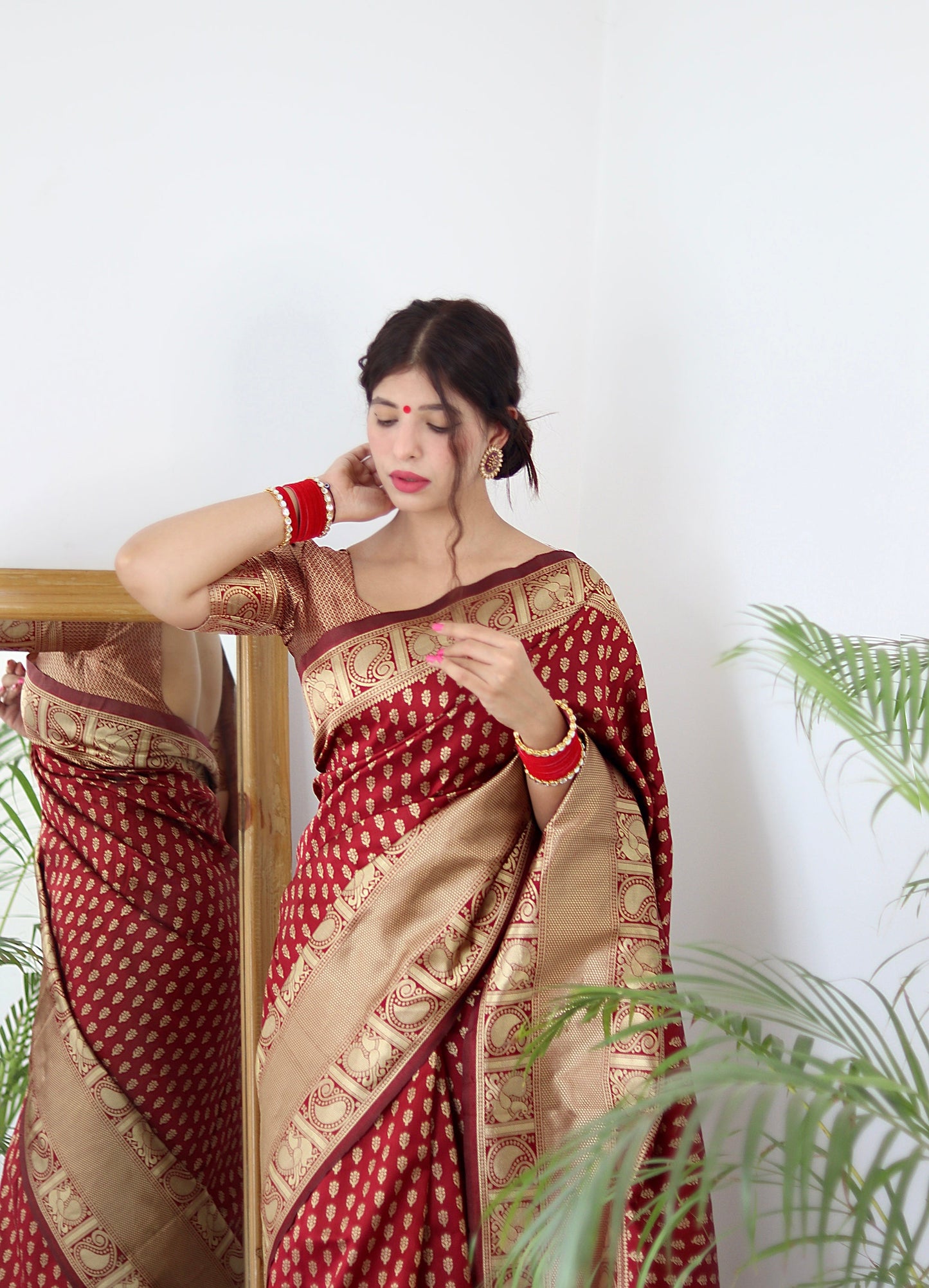 Maroon Pure Soft Silk Saree With Twirling Blouse Piece