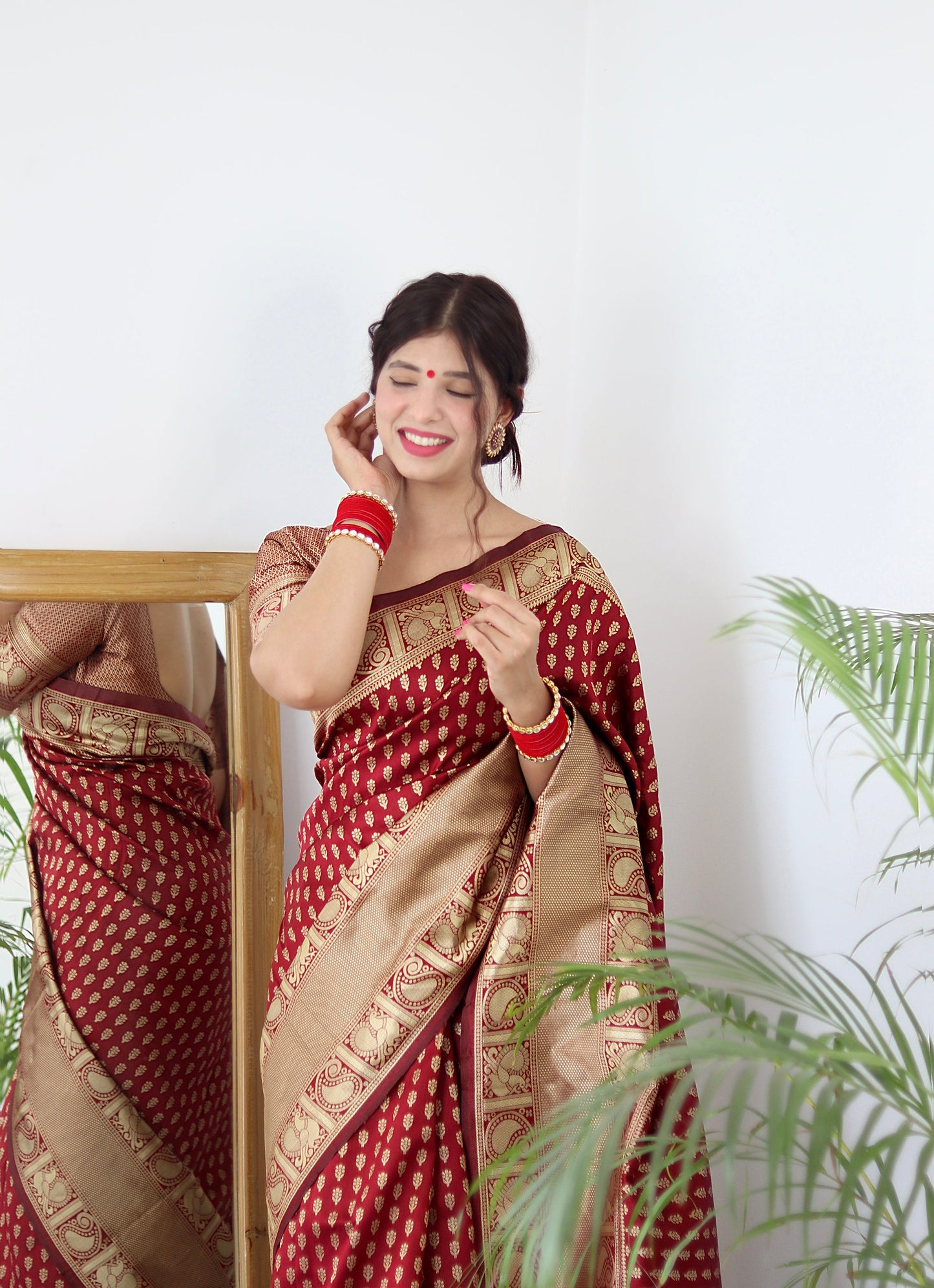 Maroon Pure Soft Silk Saree With Twirling Blouse Piece