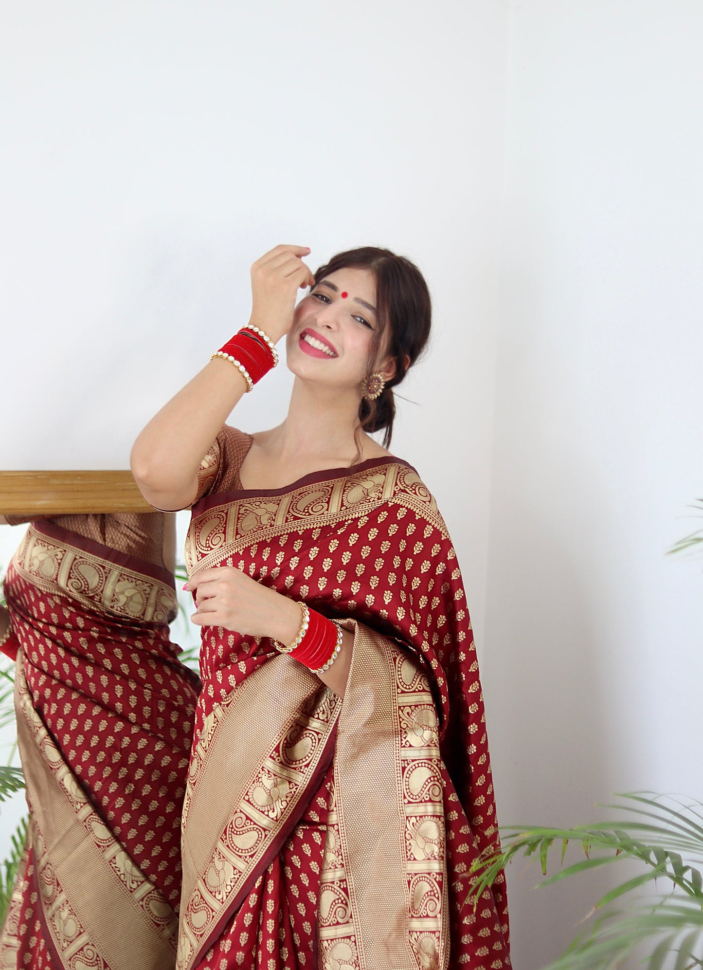 Maroon Pure Soft Silk Saree With Twirling Blouse Piece