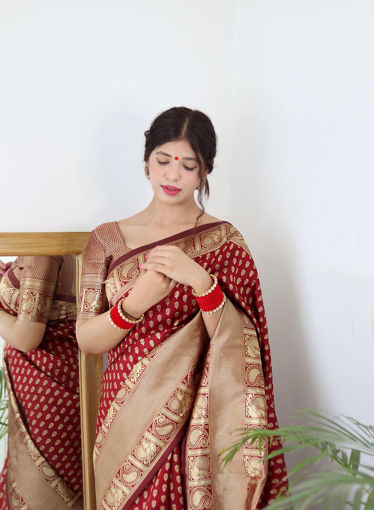 Maroon Pure Soft Silk Saree With Twirling Blouse Piece