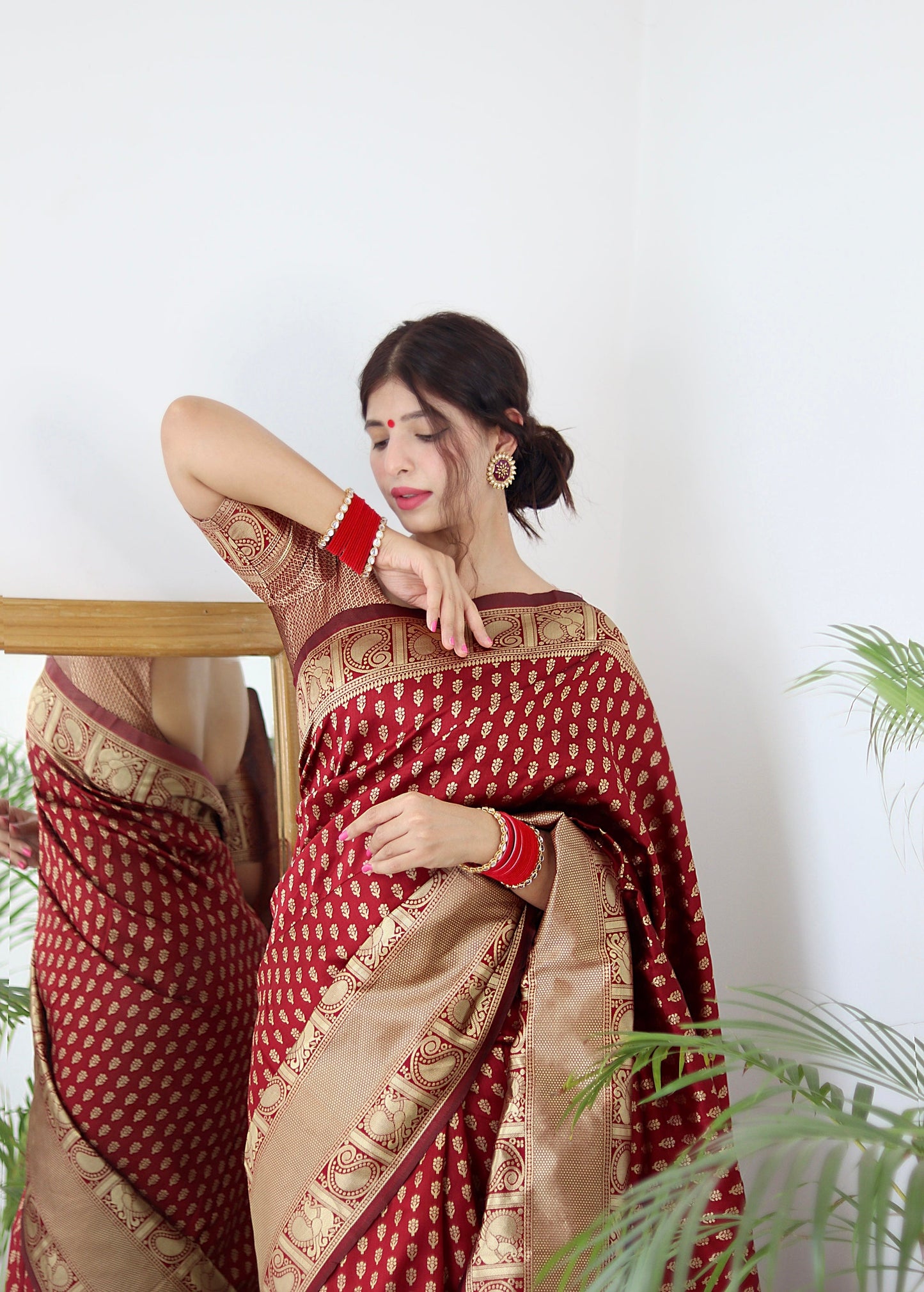 Maroon Pure Soft Silk Saree With Twirling Blouse Piece