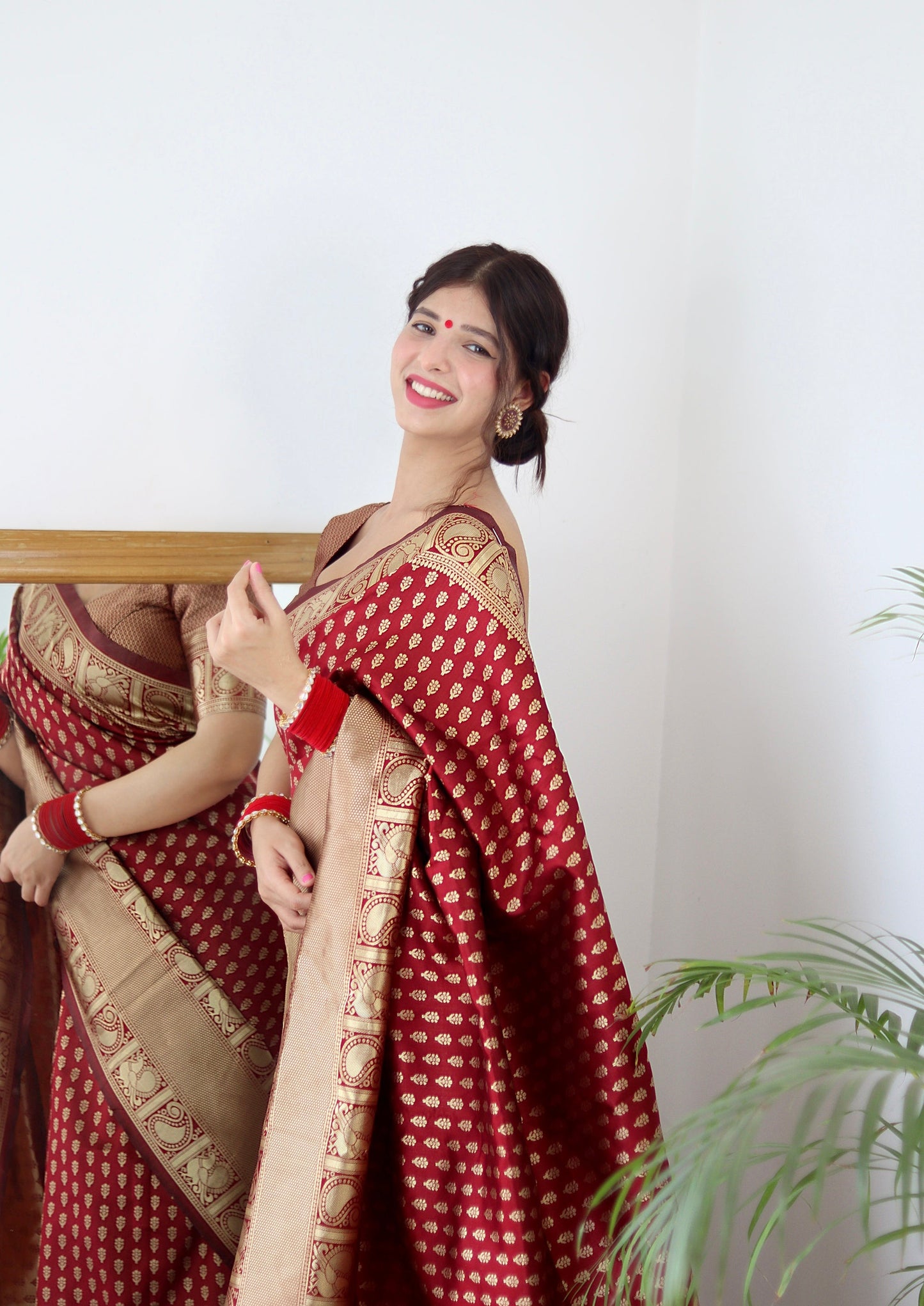 Maroon Pure Soft Silk Saree With Twirling Blouse Piece