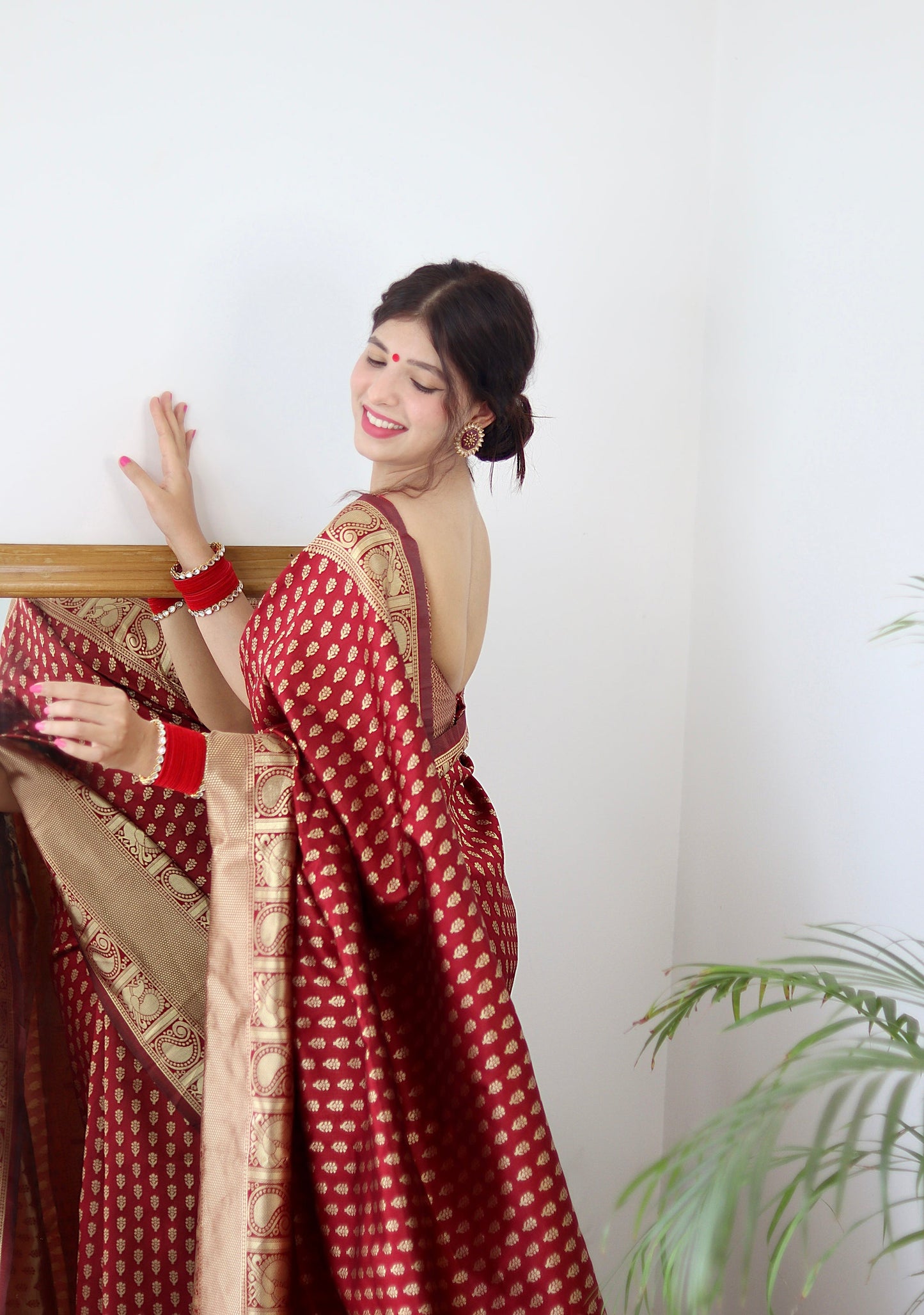 Maroon Pure Soft Silk Saree With Twirling Blouse Piece