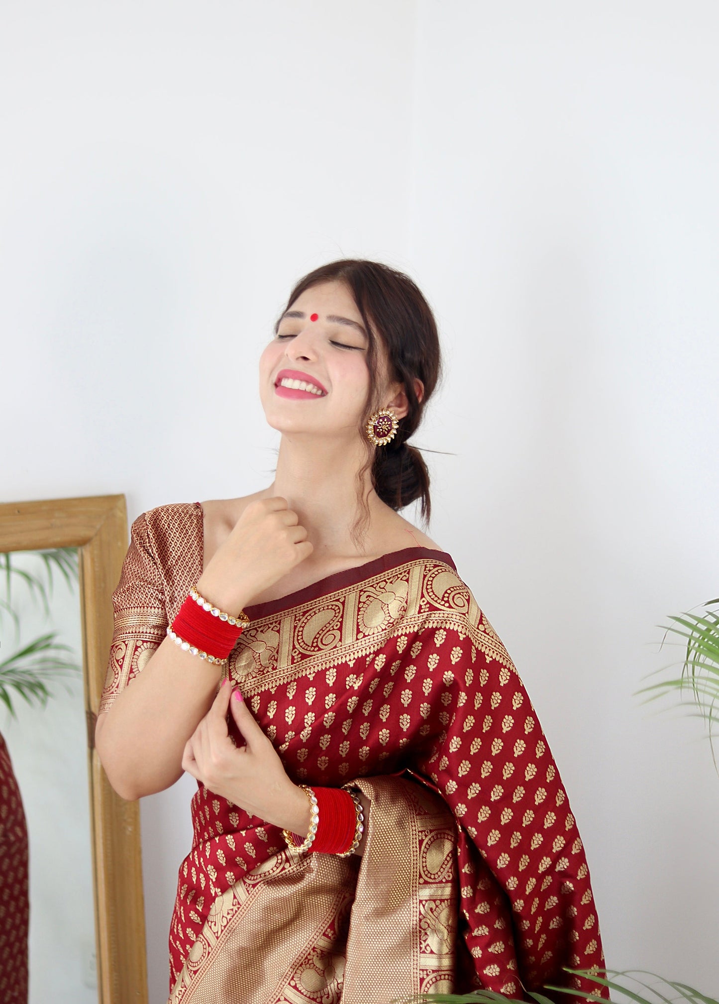 Maroon Pure Soft Silk Saree With Twirling Blouse Piece