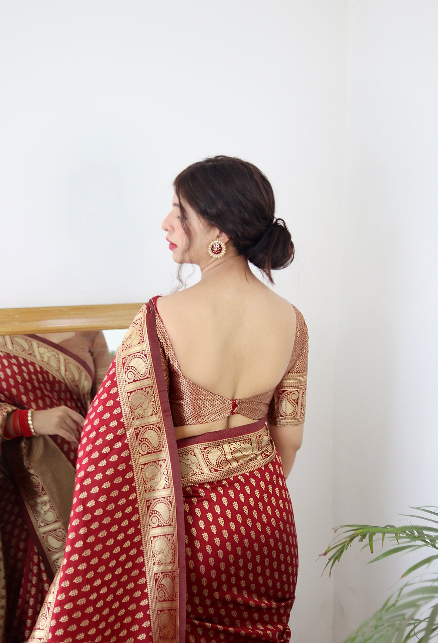 Maroon Pure Soft Silk Saree With Twirling Blouse Piece