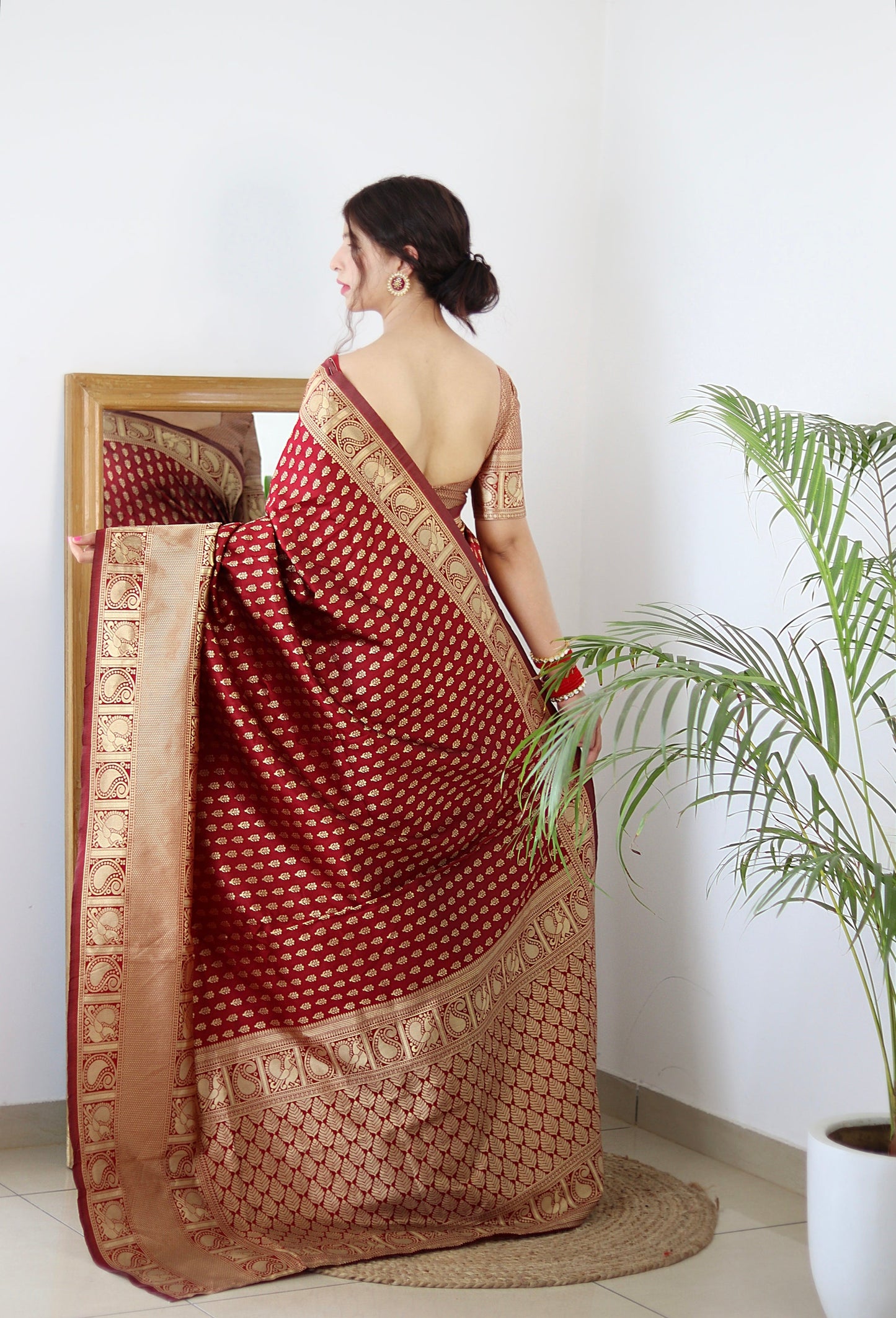 Maroon Pure Soft Silk Saree With Twirling Blouse Piece