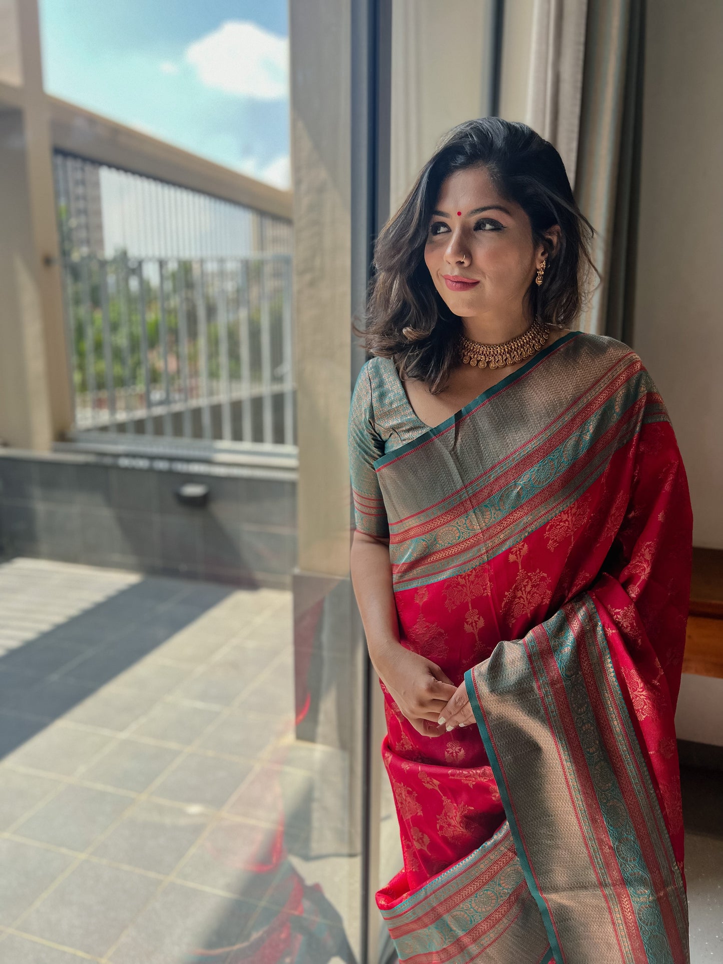 Maroon Soft Silk Saree Weaved With Copper Zari With Imbrication Blouse Piece