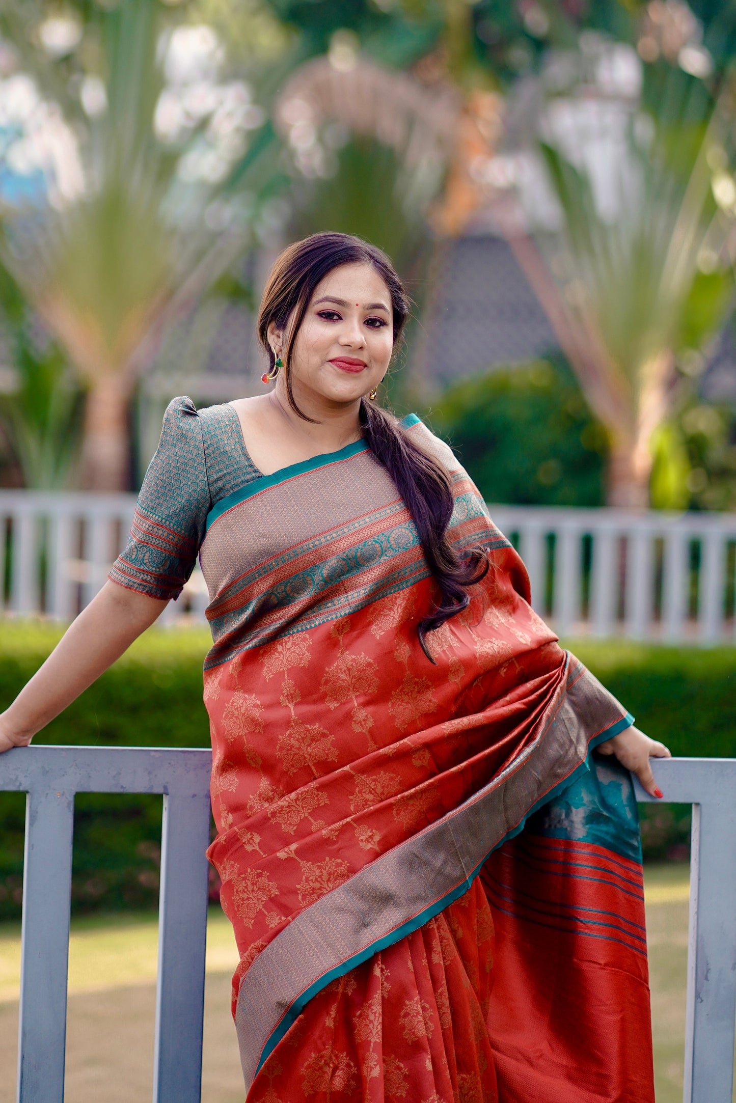 Maroon Soft Silk Saree Weaved With Copper Zari With Imbrication Blouse Piece