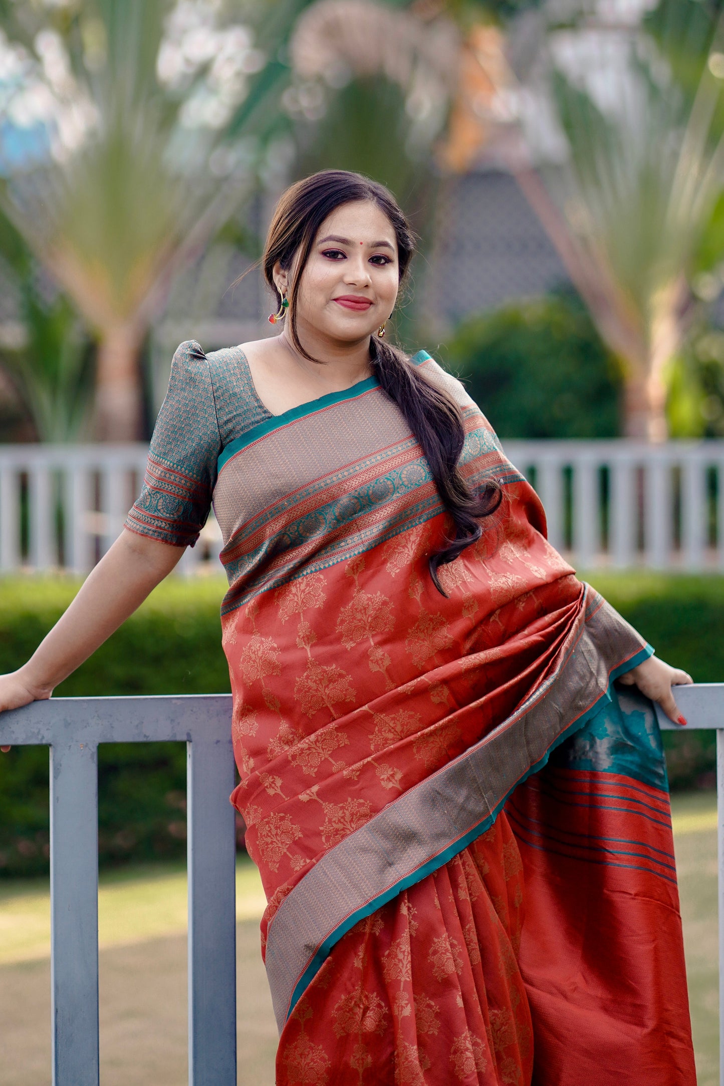 Maroon Soft Silk Saree Weaved With Copper Zari With Imbrication Blouse Piece