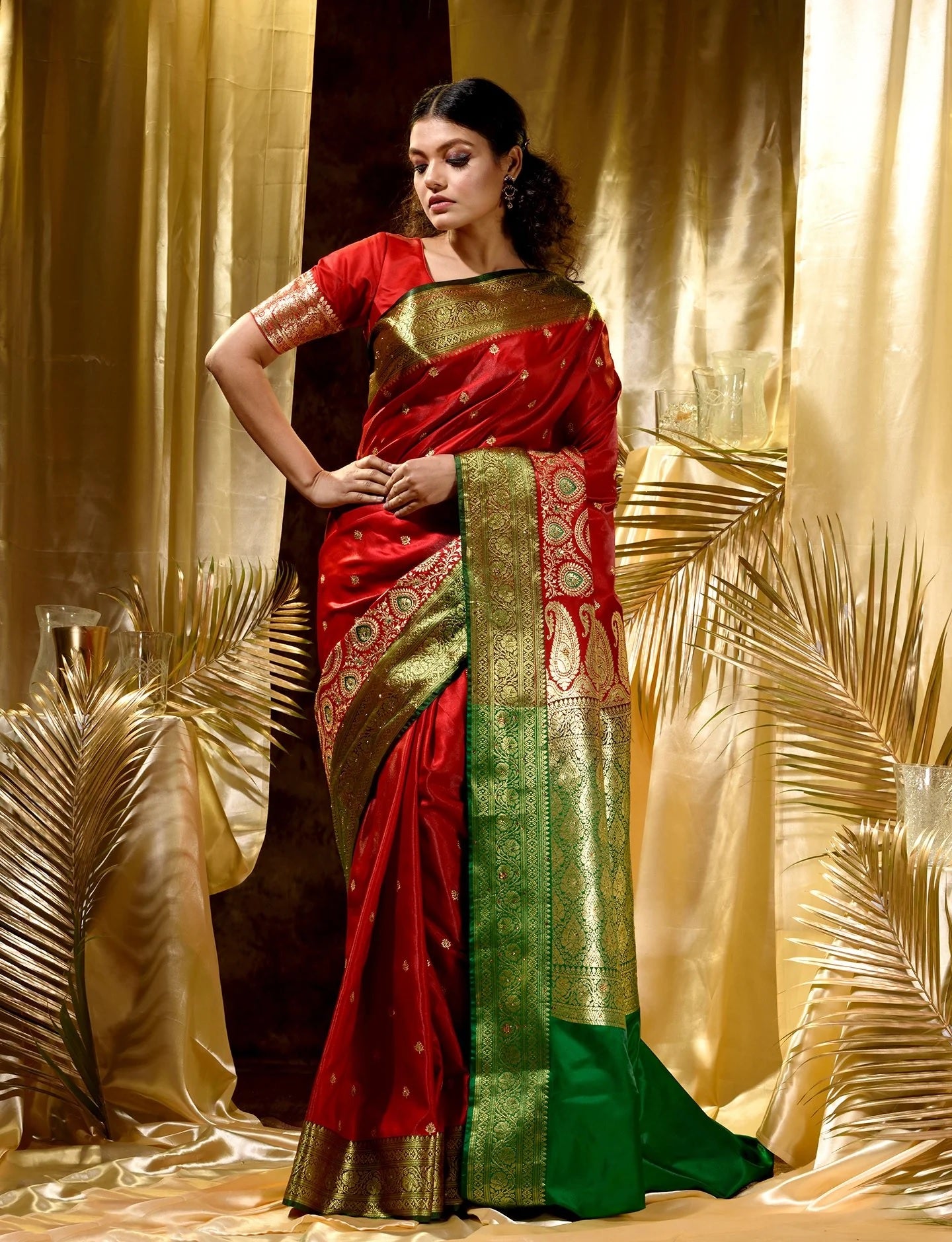 Red Green Pure Soft Silk Saree With Engrossing Blouse Piece