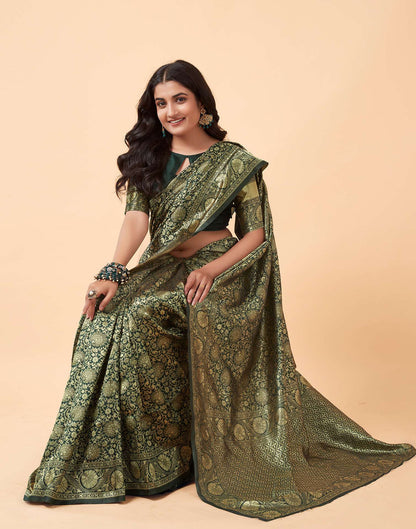 Green Pure Soft Silk Saree With Engrossing Blouse Piece