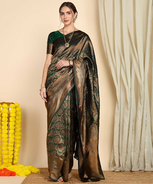 Green Pure Soft Silk Saree With Engrossing Blouse Piece