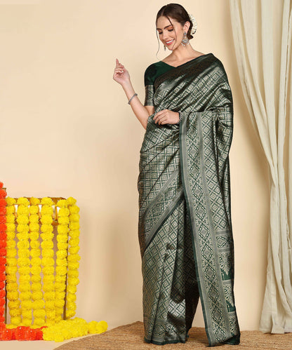 Green Pure Soft Silk Saree With Engrossing Blouse Piece