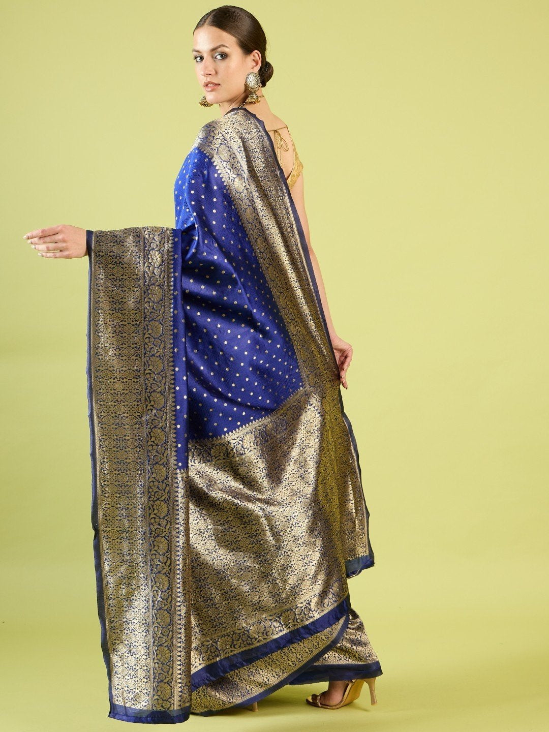 Blue Pure Soft Silk Saree With Engrossing Blouse Piece