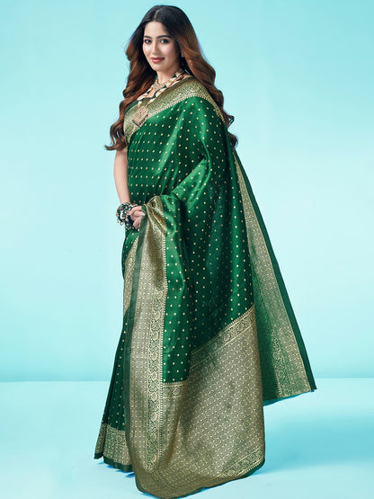 Green Pure Soft Silk Saree With Engrossing Blouse Piece