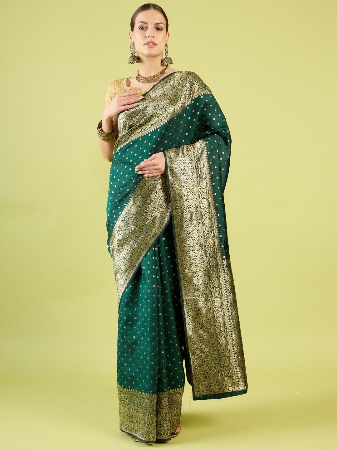 Green Pure Soft Silk Saree With Engrossing Blouse Piece