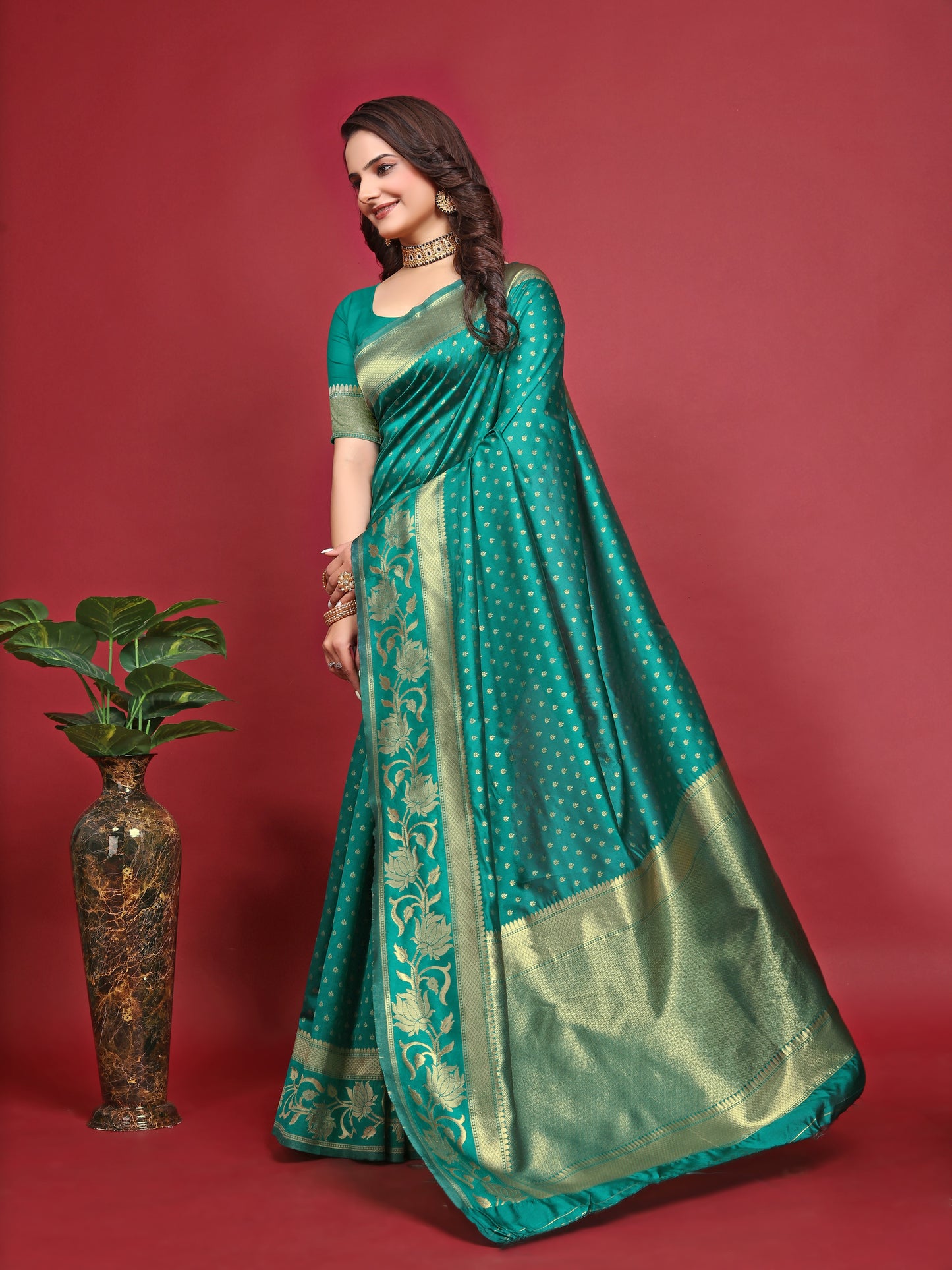 Teal Pure Soft Silk Saree With Engrossing Blouse Piece