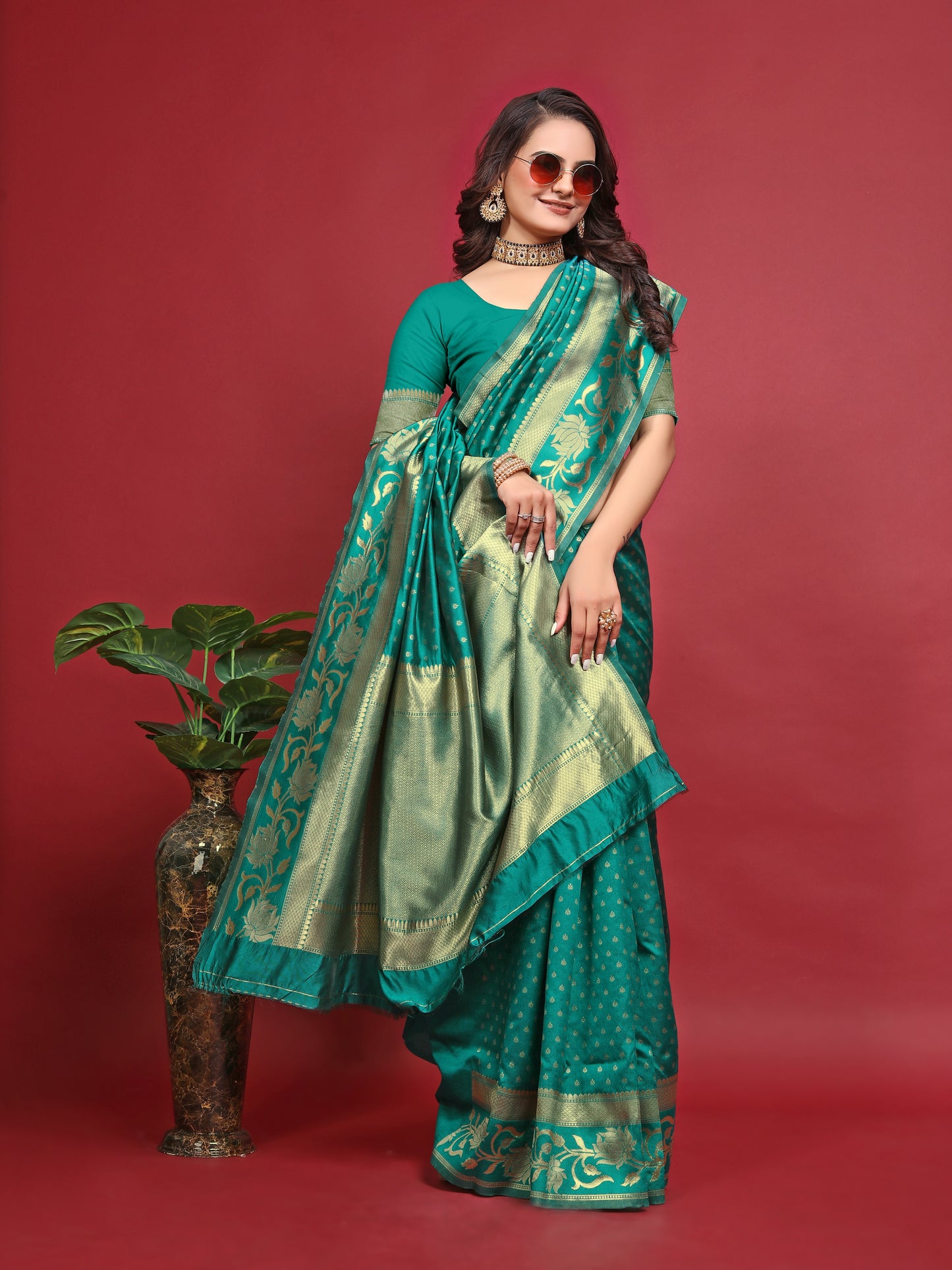 Teal Pure Soft Silk Saree With Engrossing Blouse Piece