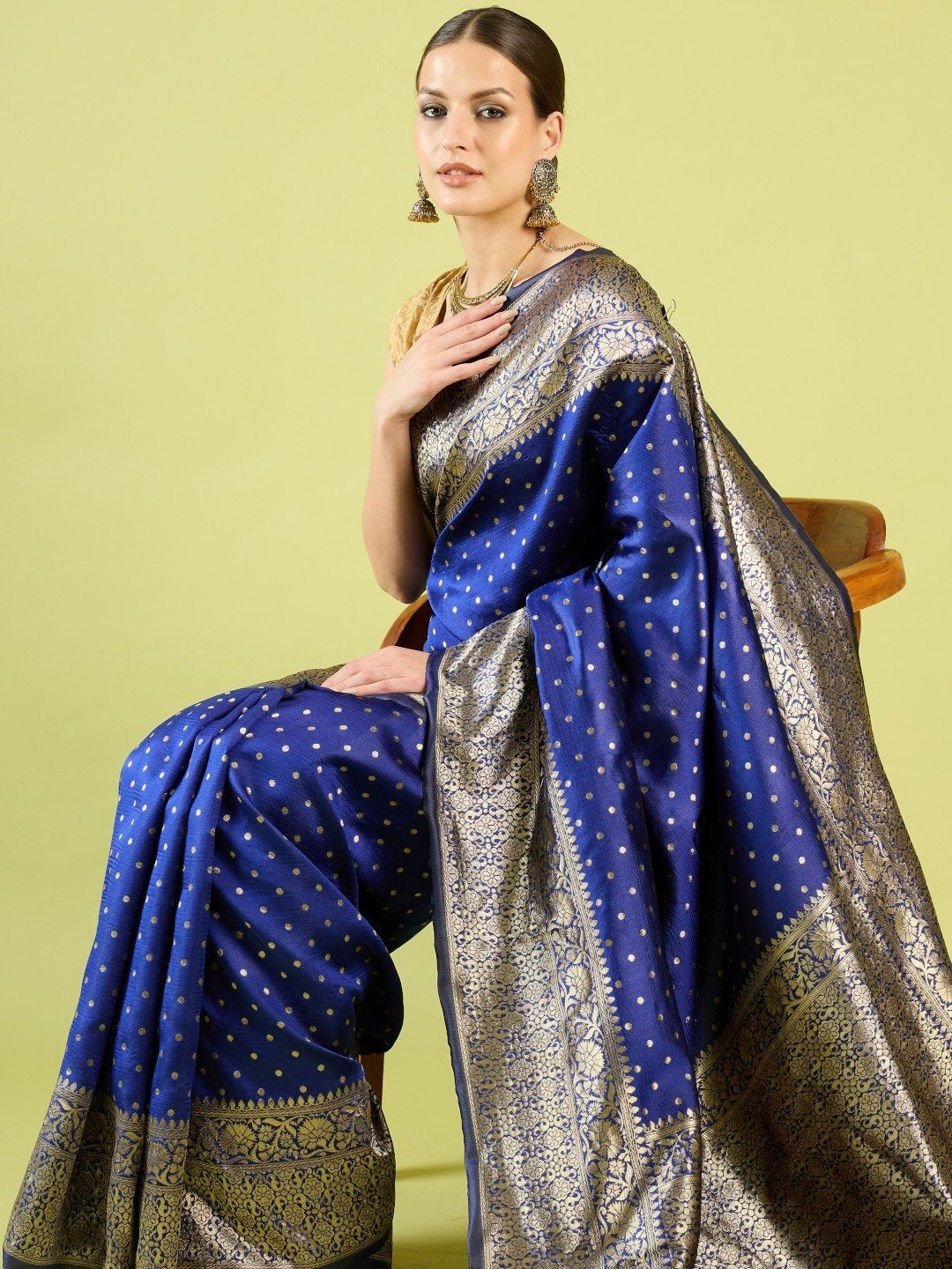 Blue Pure Soft Silk Saree With Engrossing Blouse Piece