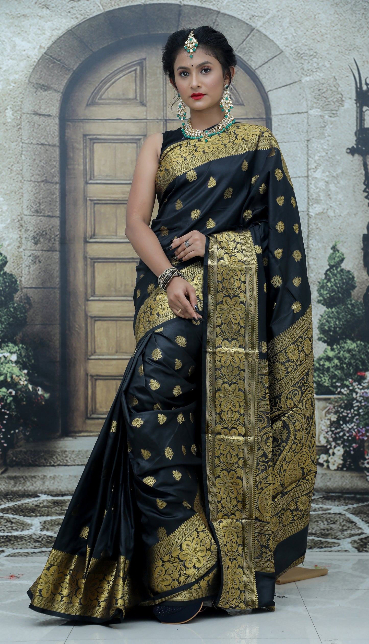 Black  Kanjivaram Pure Soft Semi Silk Saree With Unstiched Attractive Blouse Piece