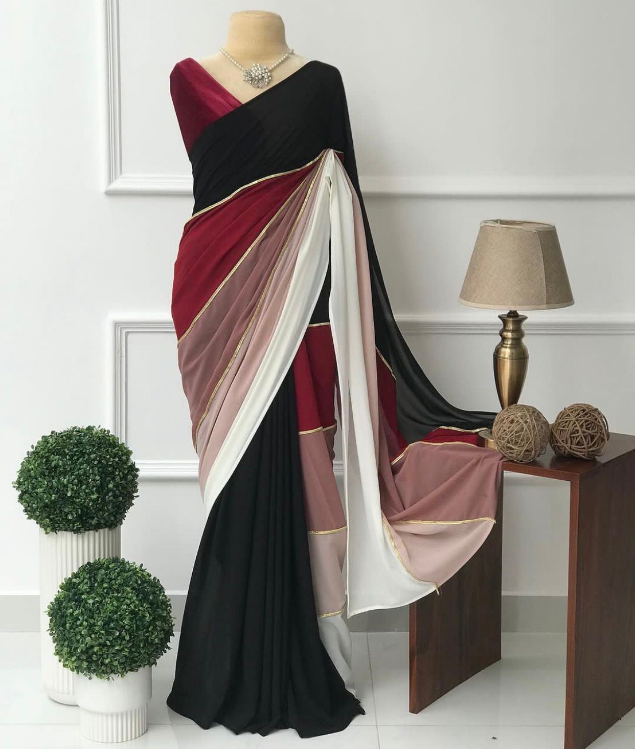 Black Georgette Saree With Unstitched Blouse Piece