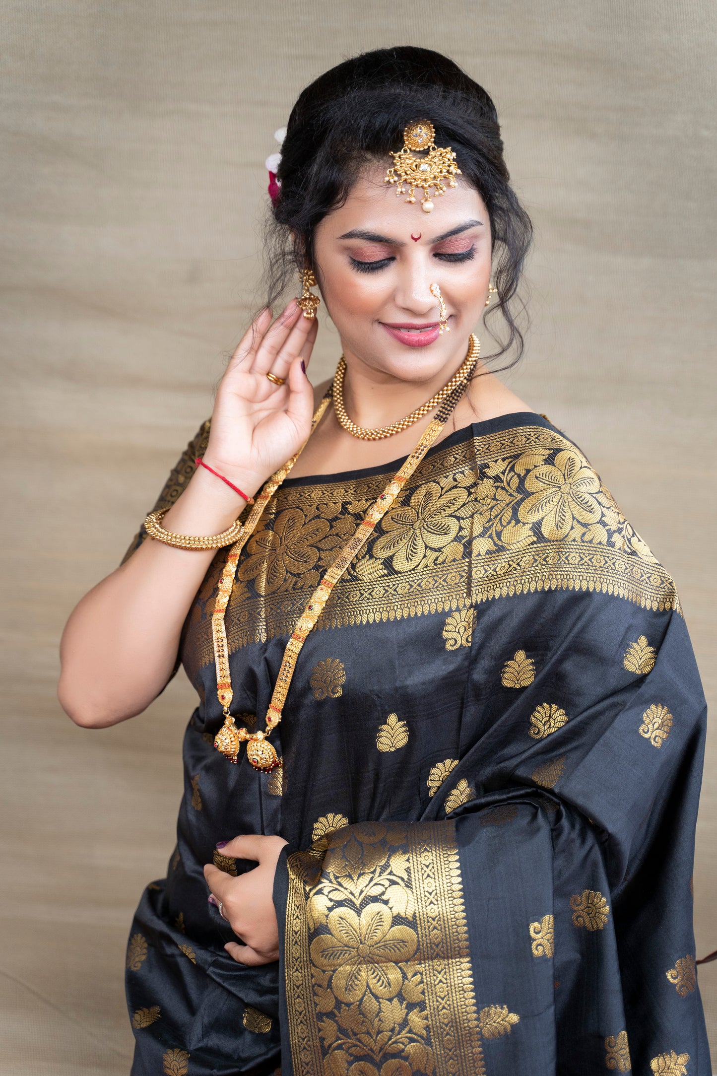 Black Pure Soft Silk Saree With Engrossing Blouse Piece