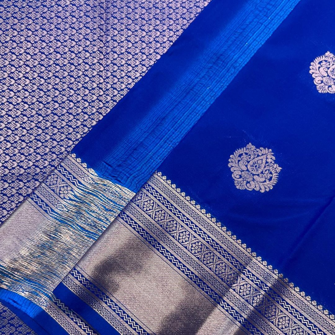 Blue Pure Soft Silk Saree With Engrossing Blouse Piece