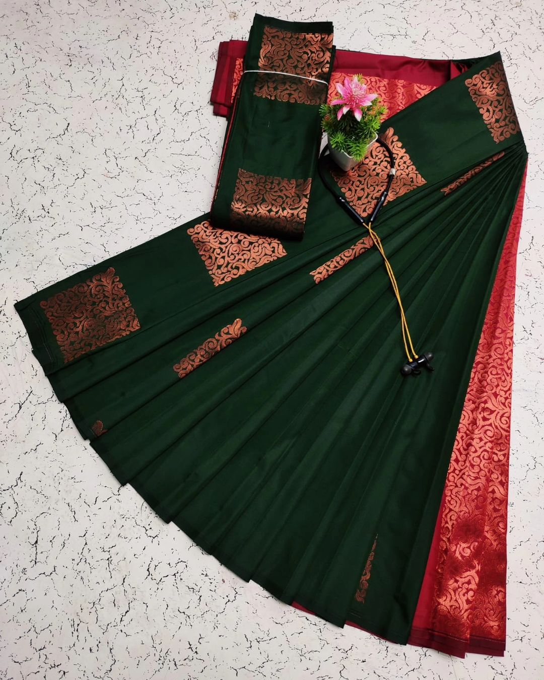 Green Banarasi Pure Soft Semi Silk Saree With Unstiched Attractive Blouse Piece