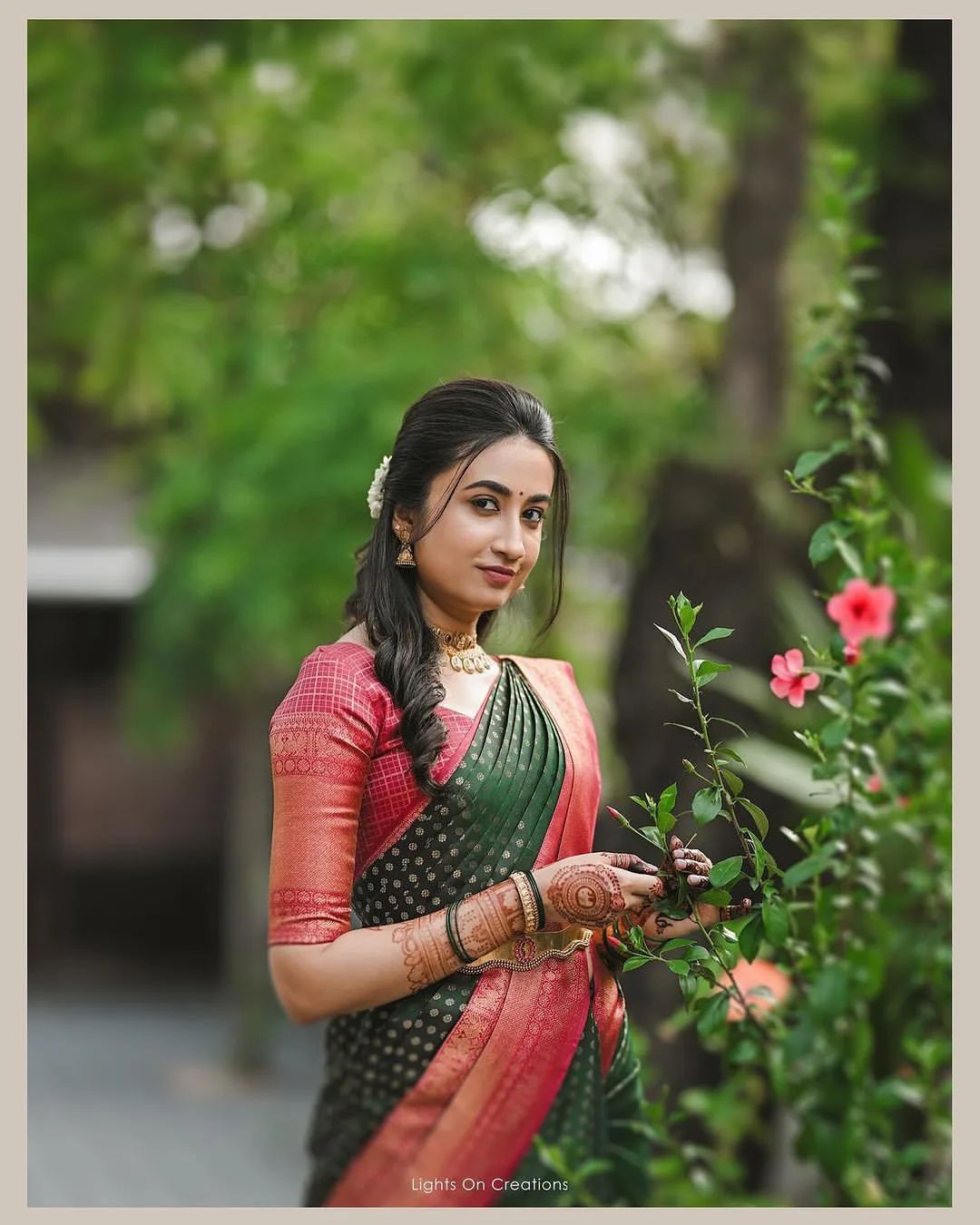 Green Red Pure Soft Silk Saree With Engrossing Blouse Piece