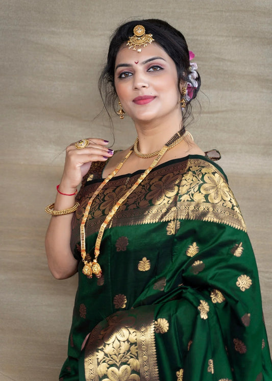 Green Pure Soft Silk Saree With Engrossing Blouse Piece