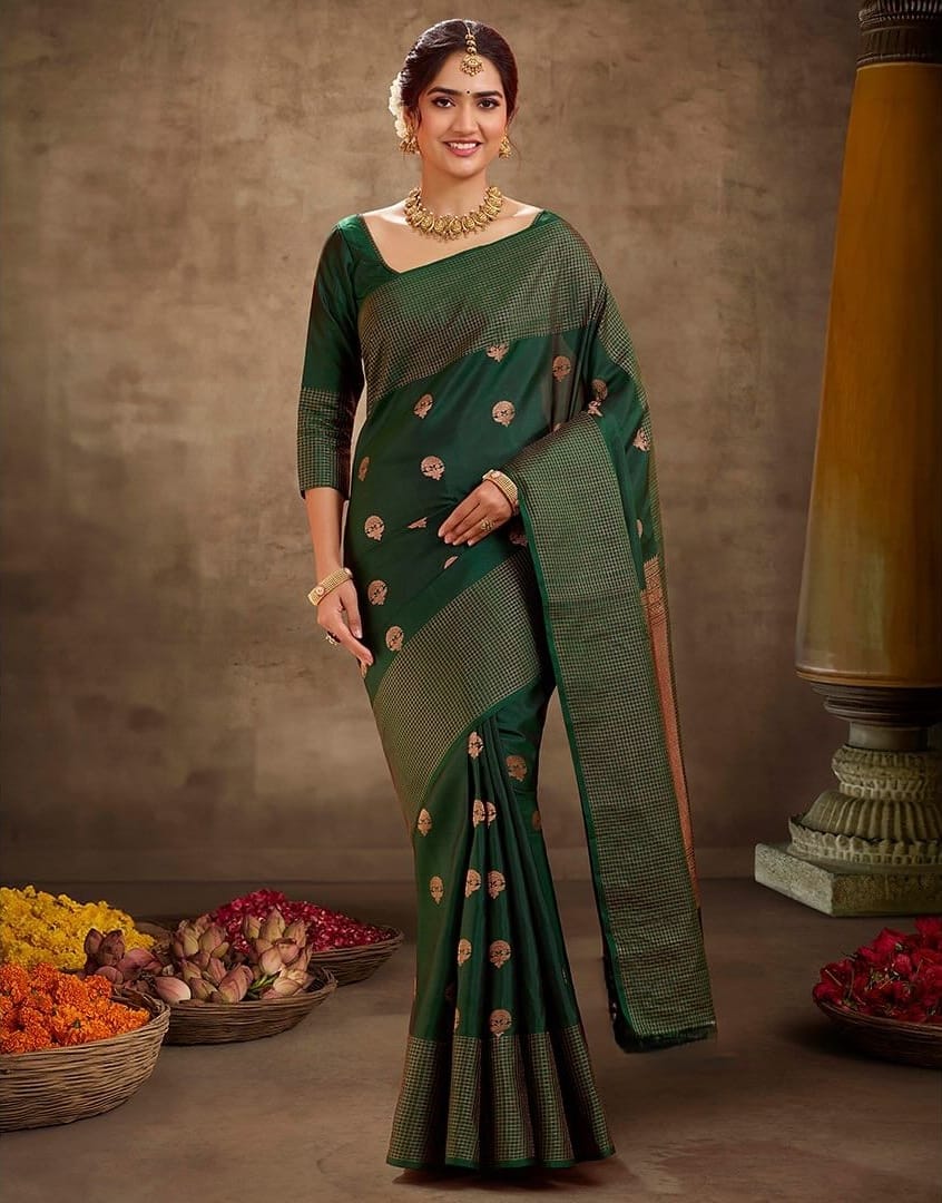 Green Pure Soft Silk Saree With Engrossing Blouse Piece