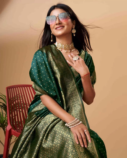 Green Pure Soft Silk Saree With Engrossing Blouse Piece