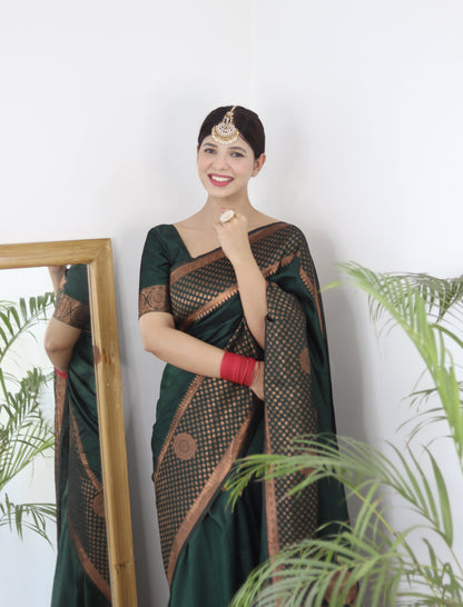 Green Pure Soft Silk Saree With Engrossing Blouse Piece