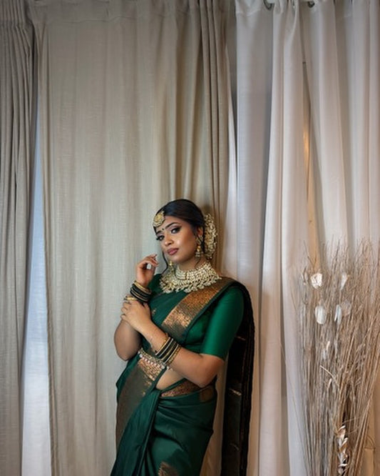 Green Pure Soft Silk Saree With Engrossing Blouse Piece