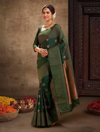 Green Pure Soft Silk Saree With Engrossing Blouse Piece