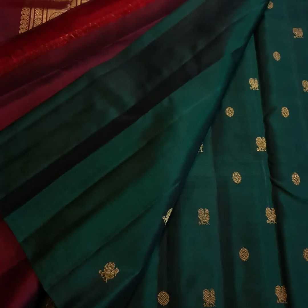 Green Pure Soft Silk Saree With Engrossing Blouse Piece