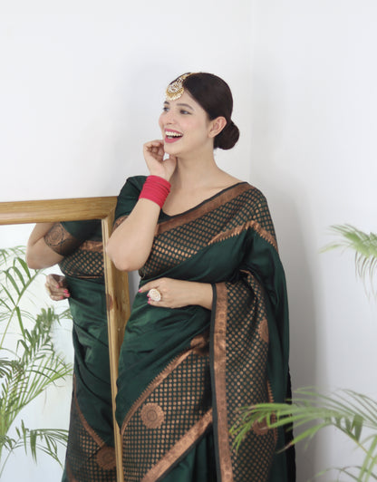 Green Pure Soft Silk Saree With Engrossing Blouse Piece