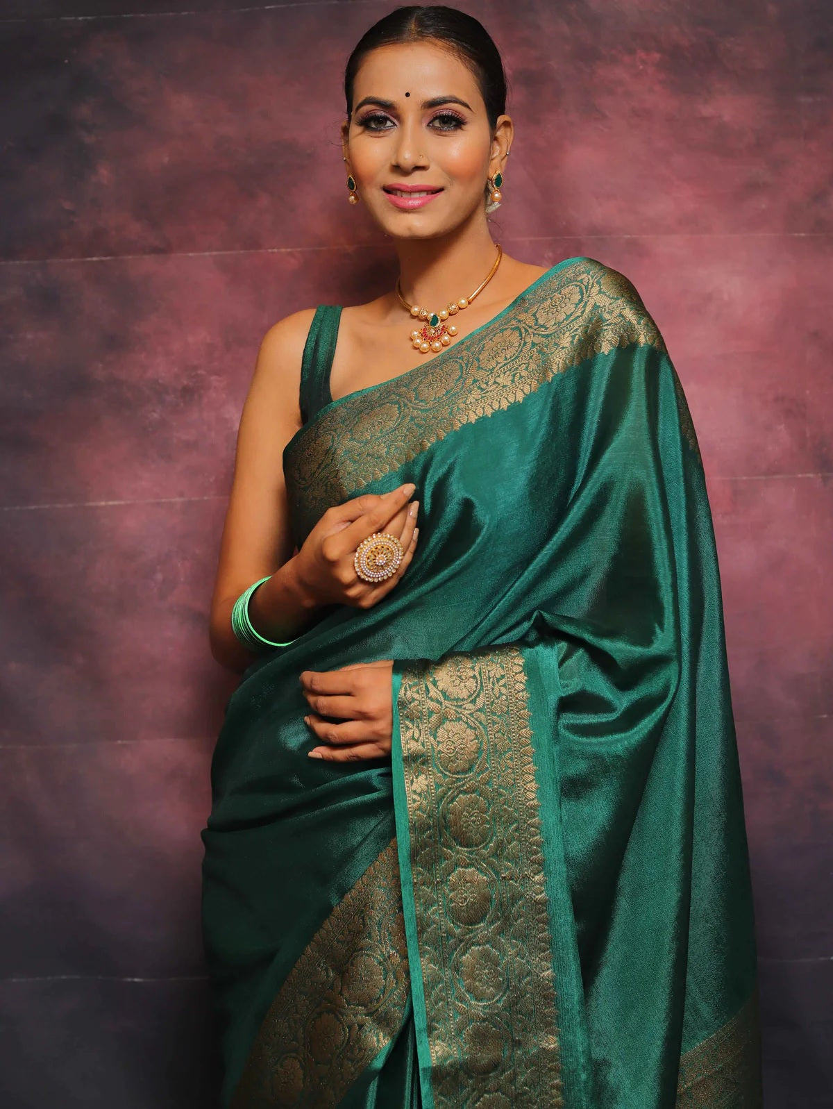 Green Kanjivaram Pure Soft Semi Silk Saree With Unstiched Attractive Blouse Piece