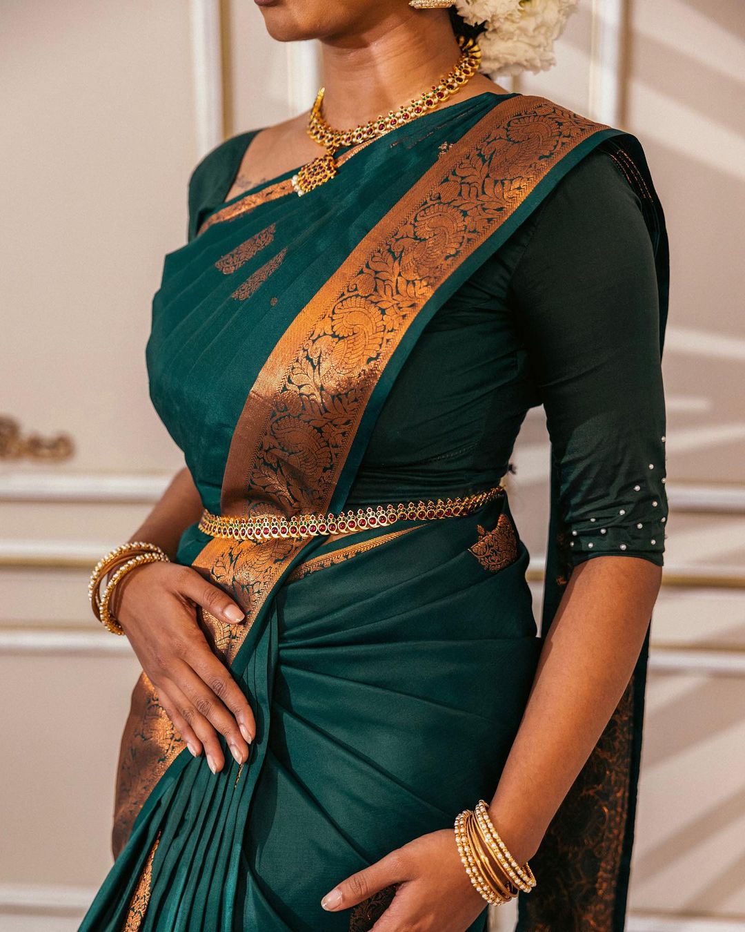 Green Pure Soft Silk Saree With Engrossing Blouse Piece