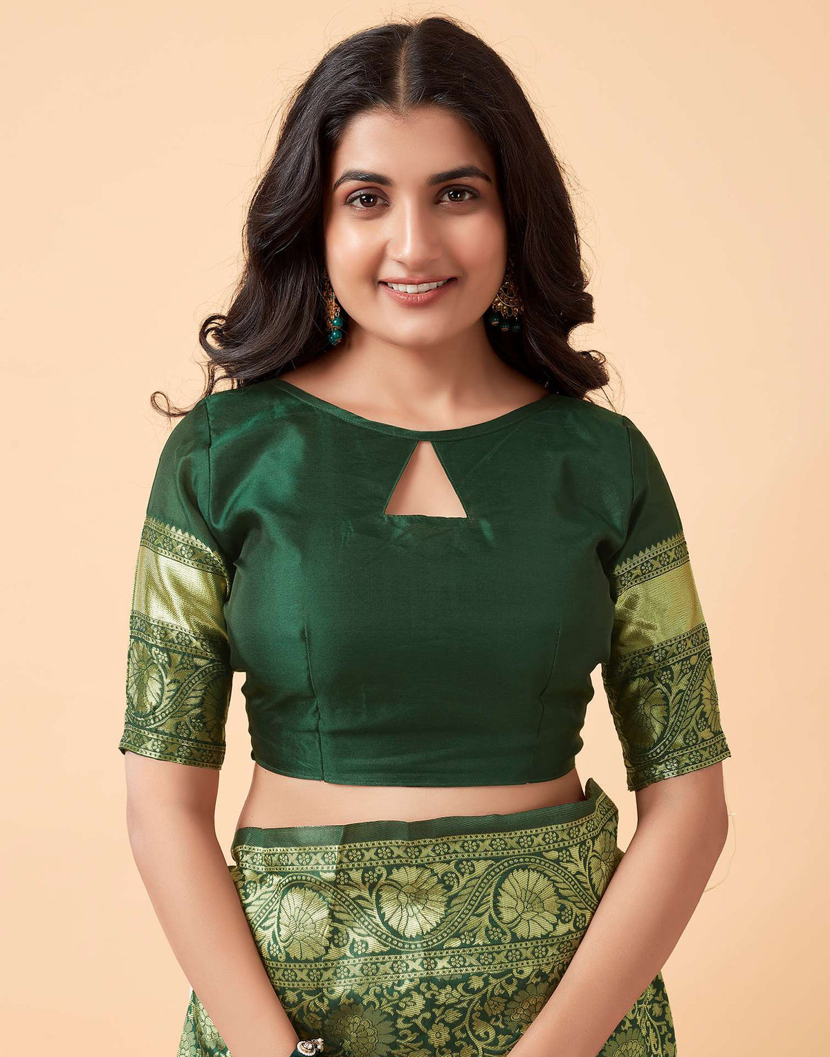 Green Pure Soft Silk Saree With Engrossing Blouse Piece