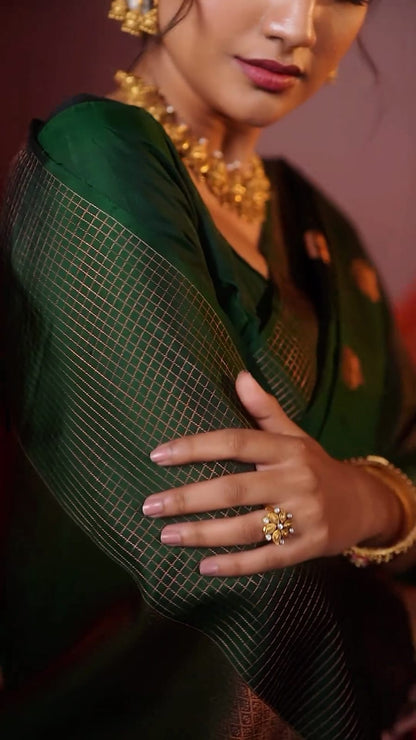 Green Pure Soft Silk Saree With Engrossing Blouse Piece