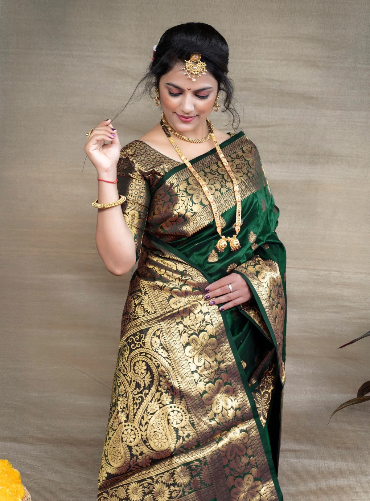 Green Pure Soft Silk Saree With Engrossing Blouse Piece