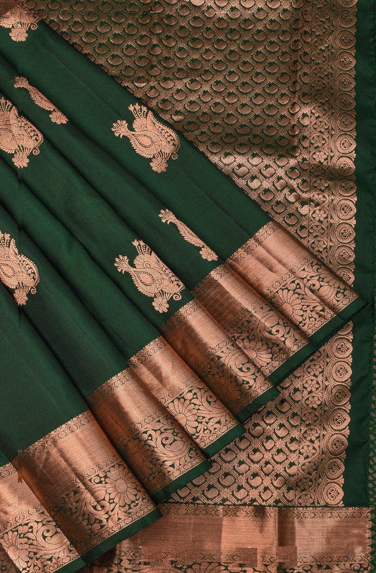 Green Pure Soft Silk Saree With Engrossing Blouse Piece (Copy)