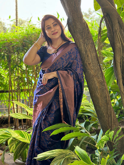 Phenomenal Navy Blue Soft Silk Saree With Imbrication Blouse Piece